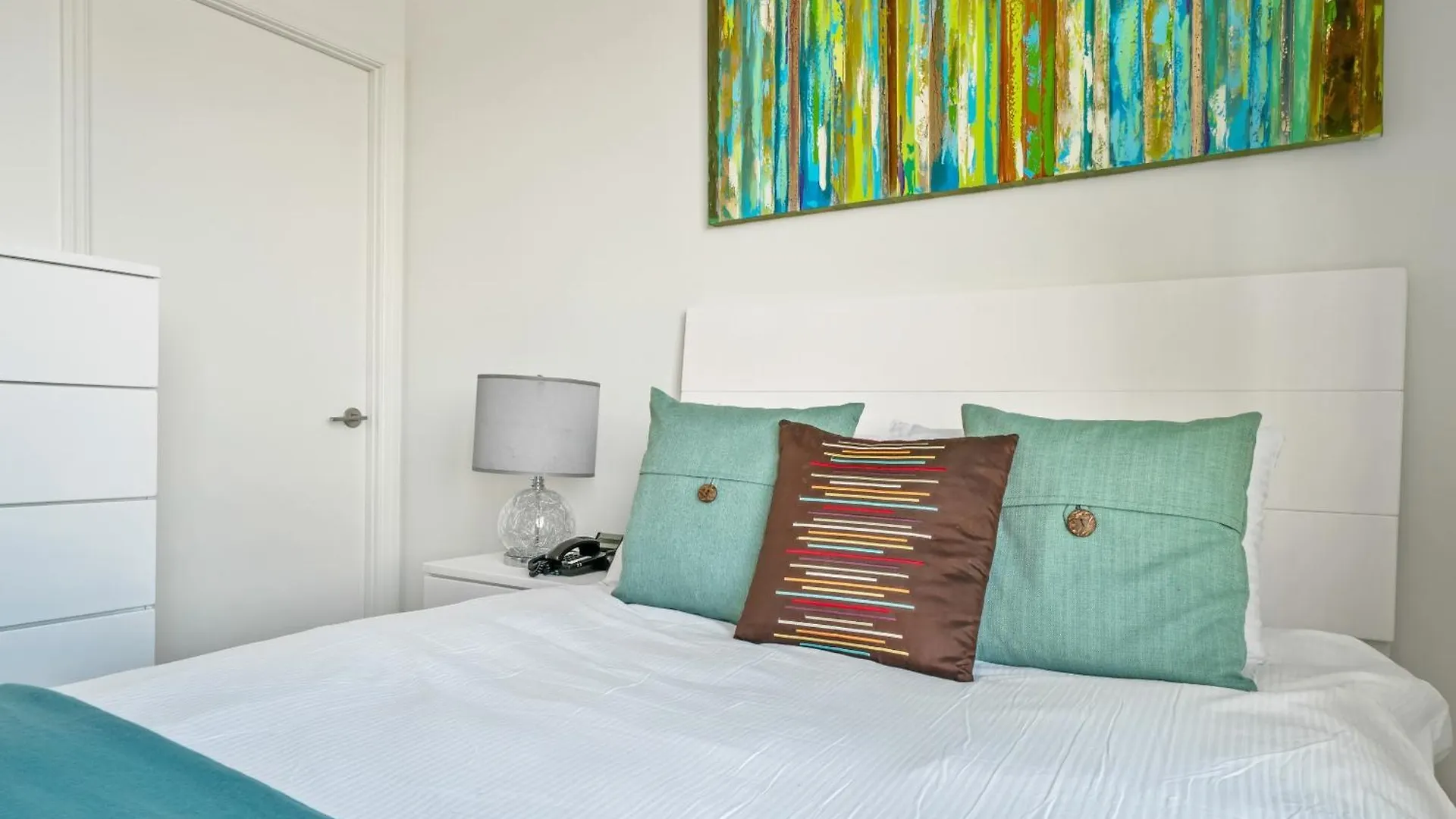 Global Luxury Suites Downtown White Plains