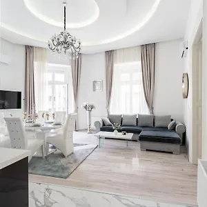 Kiraly 35 Luxury With Free Parking , Budapest Hungary